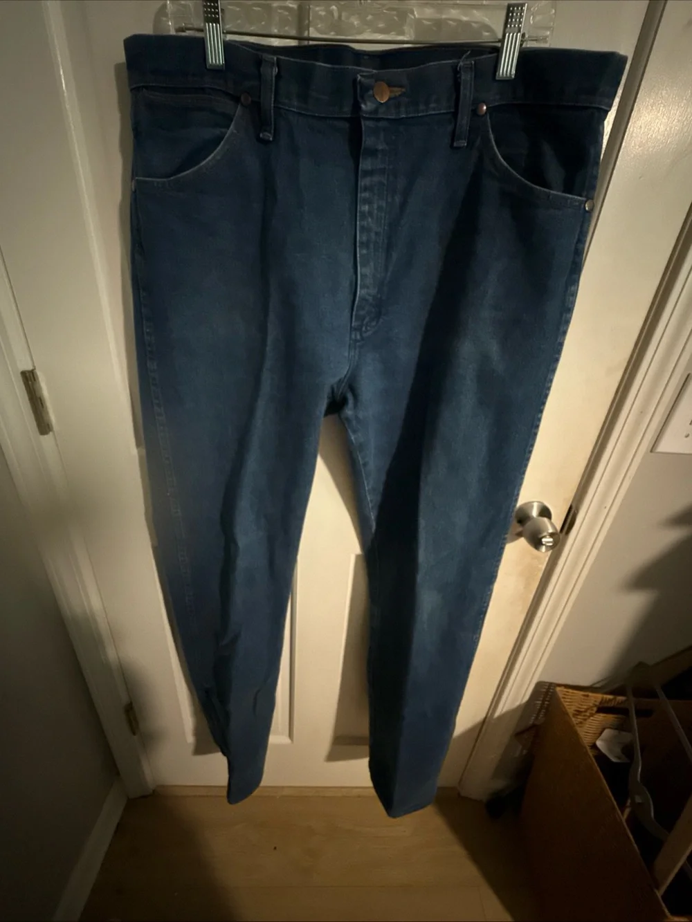 Wrangler vintage 1990’s Classic Men's Blue Denim Jeans - Timeless Straight Fit